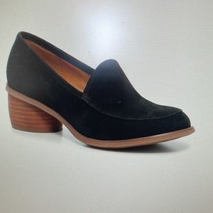 NWT Soft suede loafer